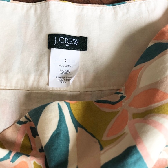 J. Crew // Size 0 // Floral Skirt with Pockets! - Picture 2 of 6